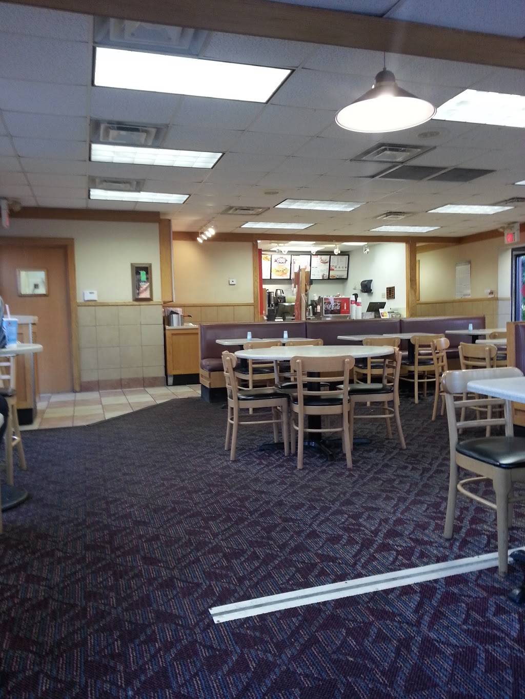 Wendys | restaurant | 1242 S Main St, Boerne, TX 78006, USA | 8308163037 OR +1 830-816-3037