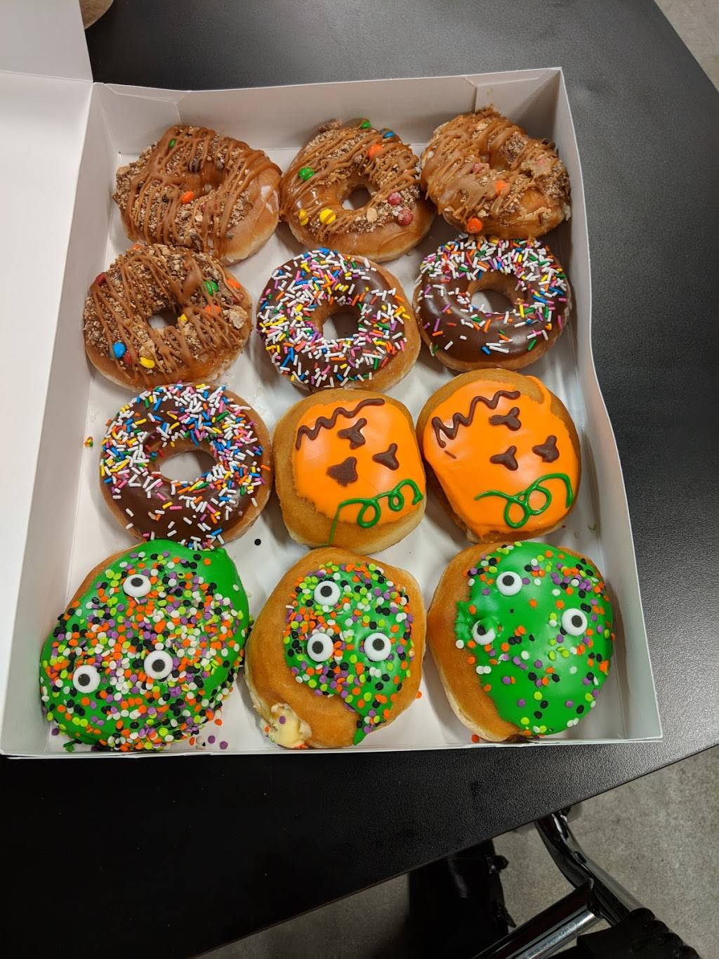 Krispy Kreme | bakery | 1491 Savannah Hwy, Charleston, SC 29407, USA | 8437634439 OR +1 843-763-4439