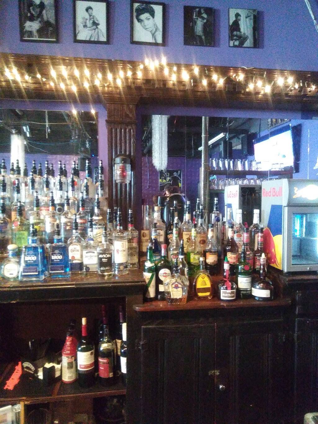 Berts Marketplace | night club | 2727 Russell St, Detroit, MI 48207, USA | 3135672030 OR +1 313-567-2030