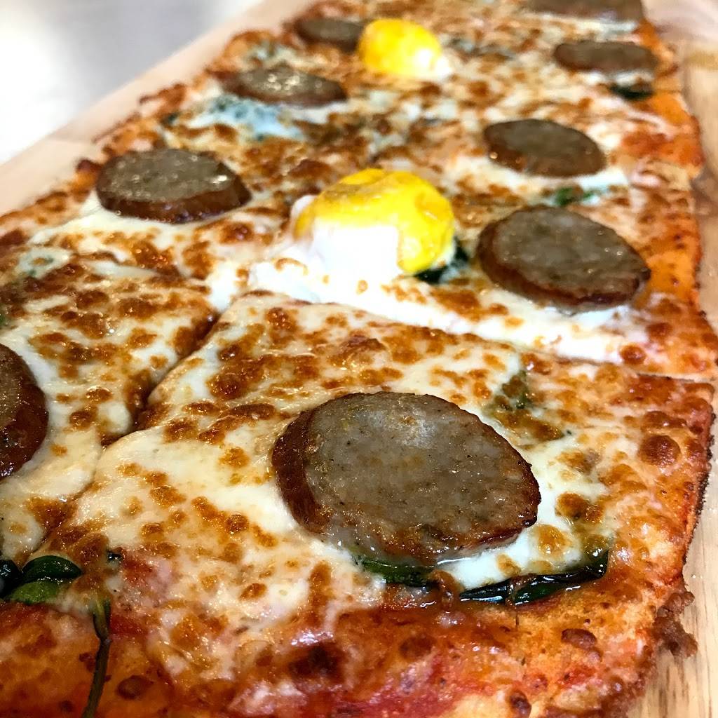 Third Base Pizza and Frozen Custard Parlor | restaurant | 202 Commerce St, Occoquan, VA 22125, USA | 5713982613 OR +1 571-398-2613