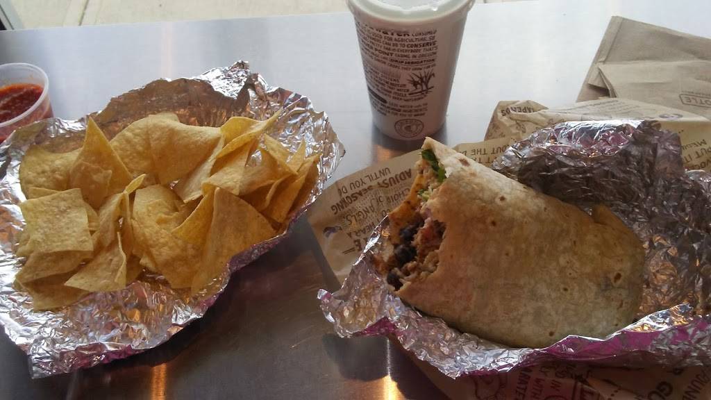 Chipotle Mexican Grill | restaurant | 3726 National Rd E, Richmond, IN 47374, USA | 7659663292 OR +1 765-966-3292