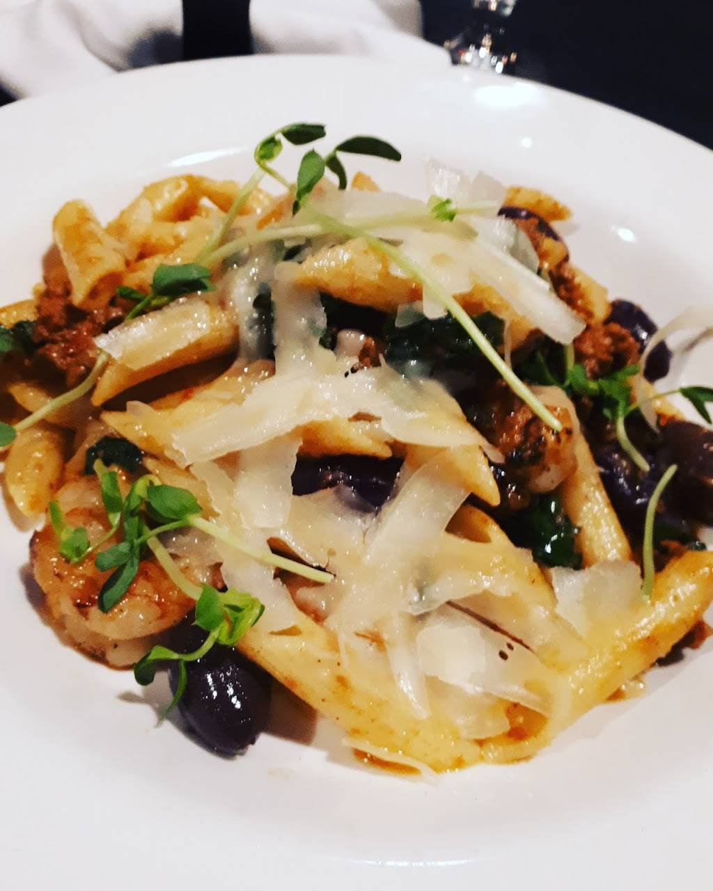 Olives Casual Cuisine | restaurant | 1591 London Line, Sarnia, ON N7T 7H2, Canada | 5195411333 OR +1 519-541-1333