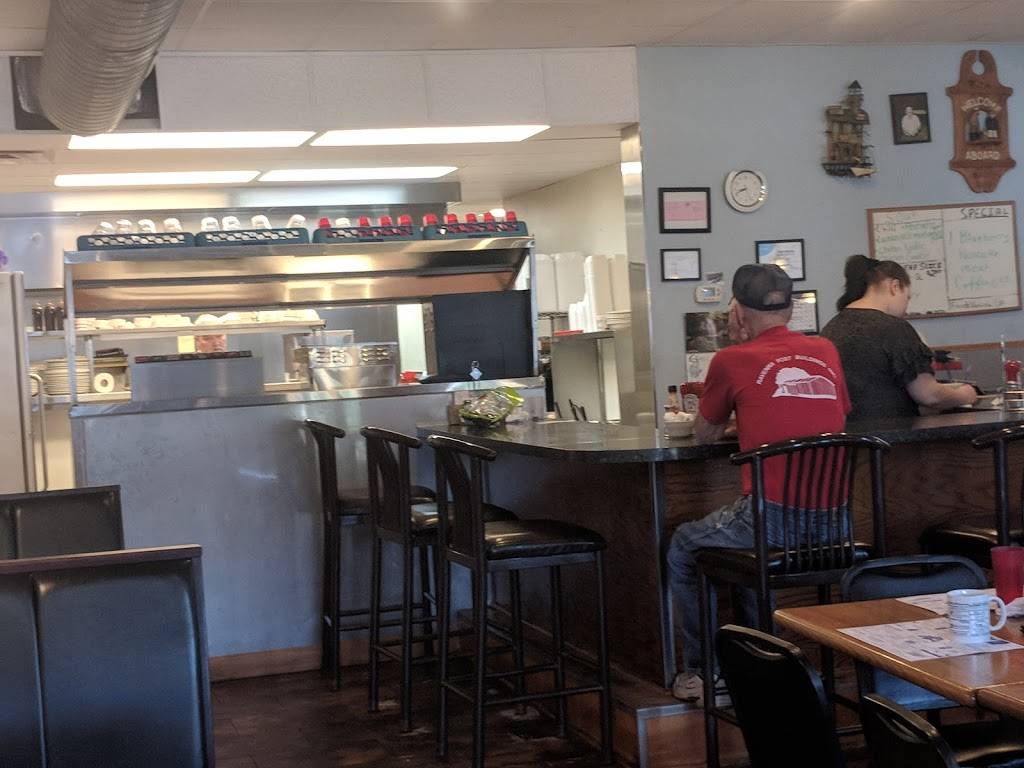 Ravenna Round Table | restaurant | 12396 Stafford St, Ravenna, MI 49451, USA | 2318532106 OR +1 231-853-2106