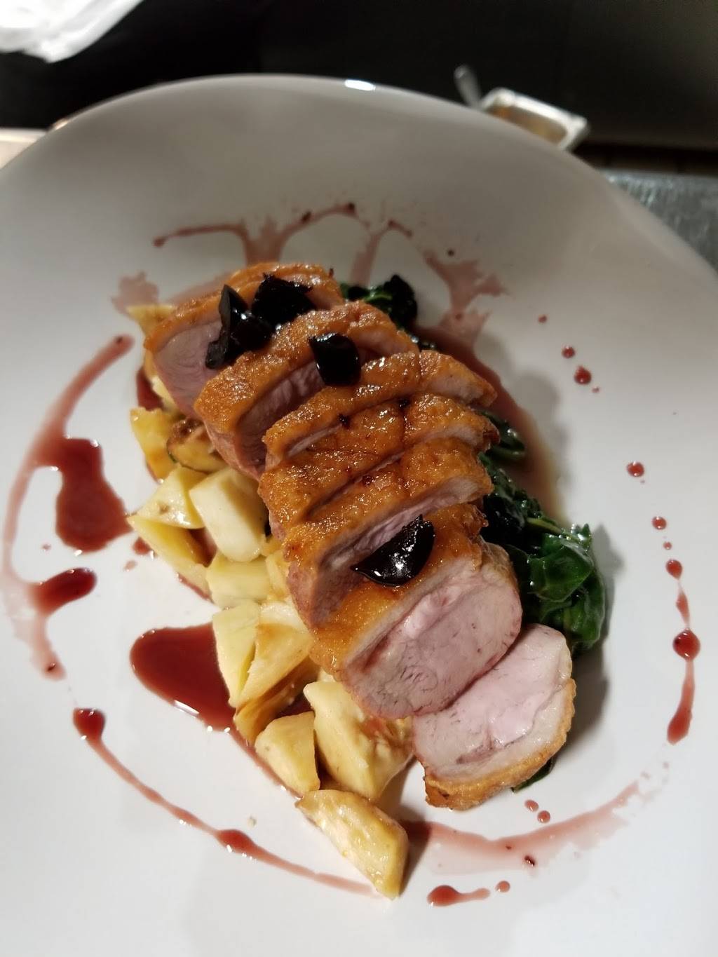 H2 Huth & Harris Wine Merchants | restaurant | 427 Tuscarawas St E, Canton, OH 44702, USA | 3308053212 OR +1 330-805-3212