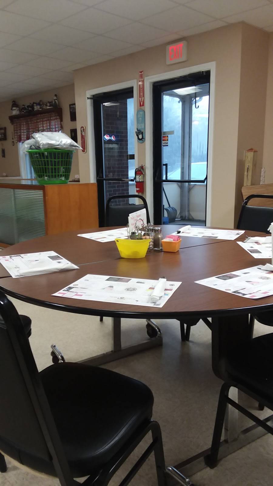 Mayo’s Family Restaurant | restaurant | 43 ME-236, Berwick, ME 03901, USA | 2077150320 OR +1 207-715-0320