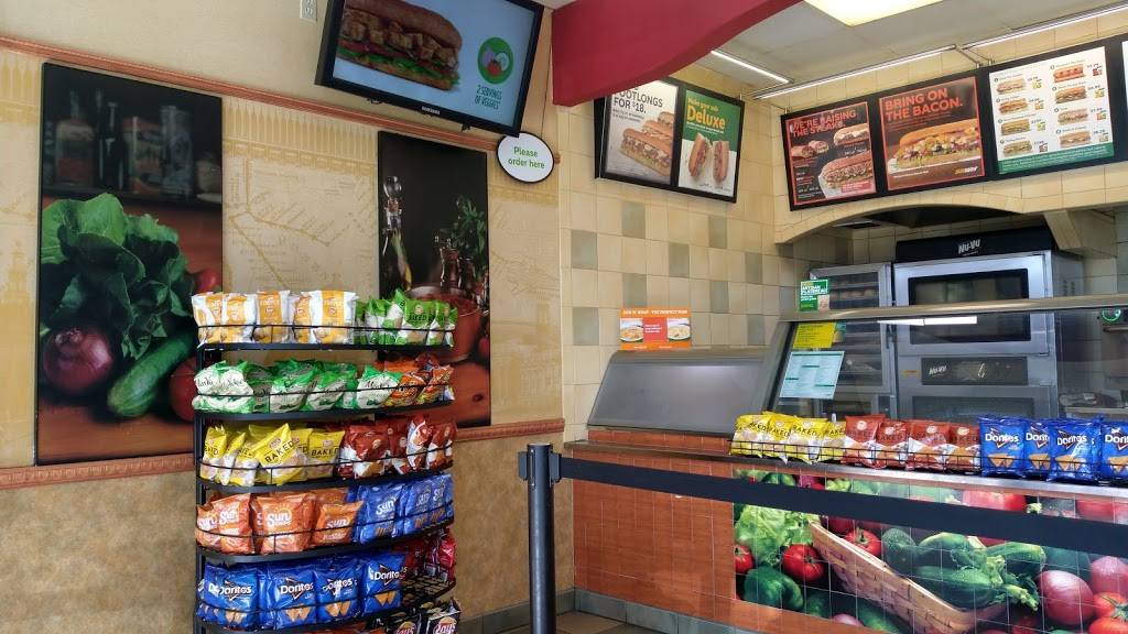 Subway Restaurants | restaurant | 11275 CA-2, Los Angeles, CA 90024, USA | 3109661650 OR +1 310-966-1650