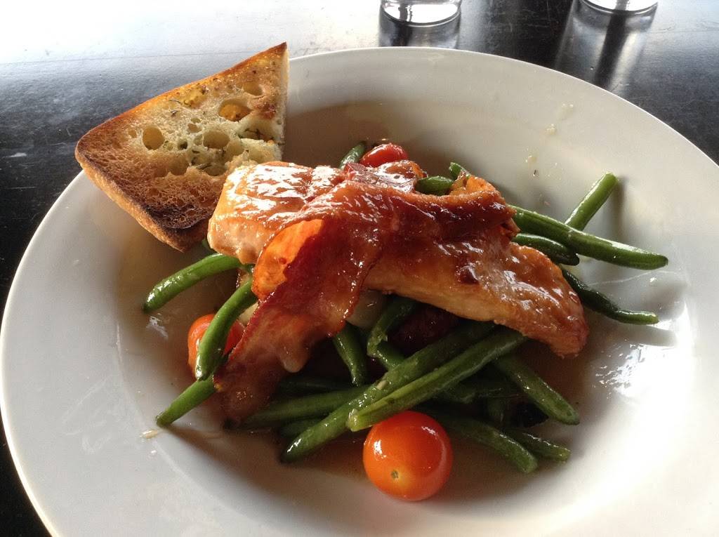 GO Italian Restaurant | restaurant | 2815 Princess St, Kingston, ON K7P 2X2, Canada | 6137661200 OR +1 613-766-1200