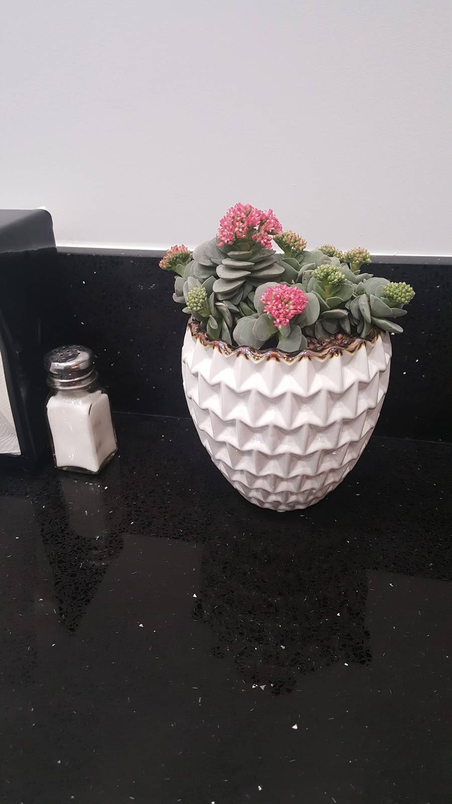 The Holy Grill Restaurant | restaurant | 8975 Pico Blvd, Los Angeles, CA 90035, USA | 3102754420 OR +1 310-275-4420