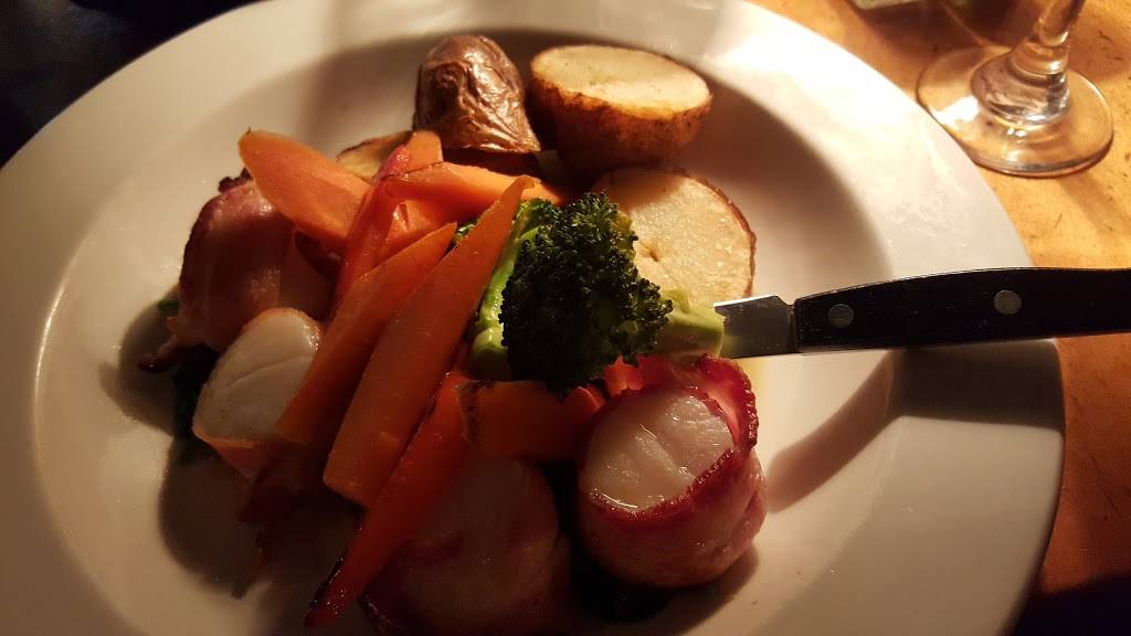 Remingtons Restaurant | restaurant | 425 Merchants Rd, Rochester, NY 14609, USA | 5854824434 OR +1 585-482-4434