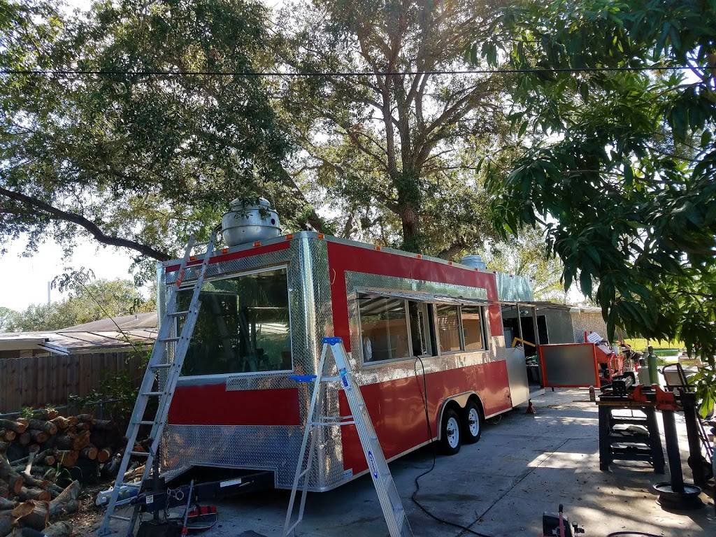 Caribbean BBQ Truck | restaurant | N Lockwood Ridge Rd &, Desoto Rd, Sarasota, FL 34243, USA | 9418797144 OR +1 941-879-7144