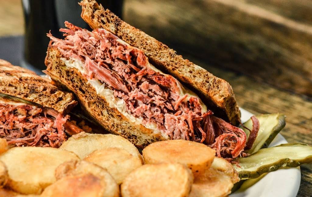 Nine Irish Brothers | restaurant | 575 Massachusetts Ave, Indianapolis, IN 46204, USA | 3179640990 OR +1 317-964-0990