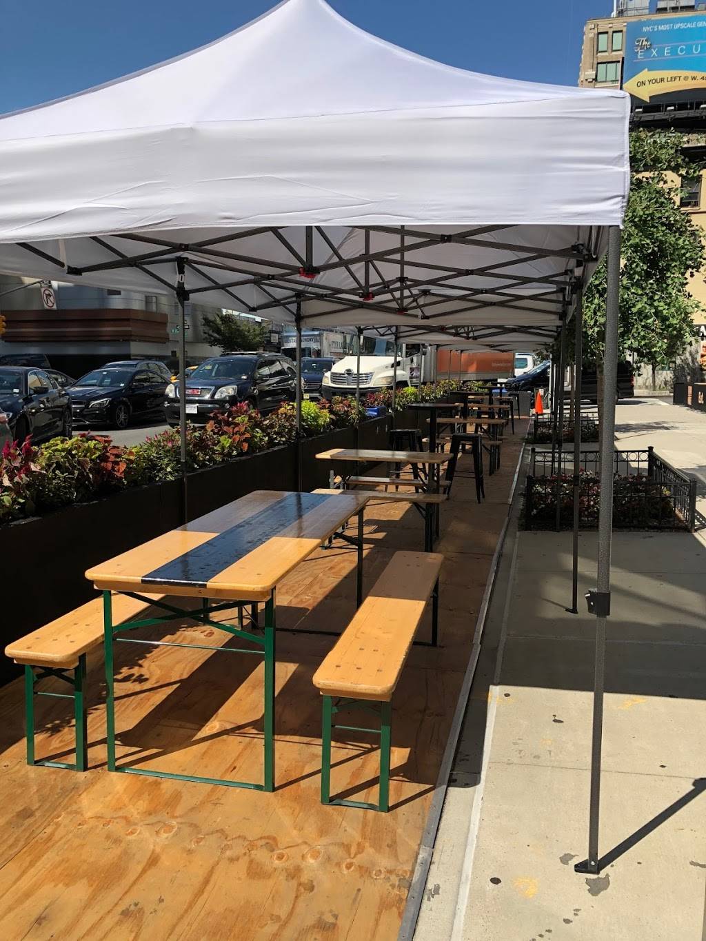 Bar Jones by Sushi on Jones | restaurant | 600 11th Ave, New York, NY 10036, USA | 2122037731 OR +1 212-203-7731