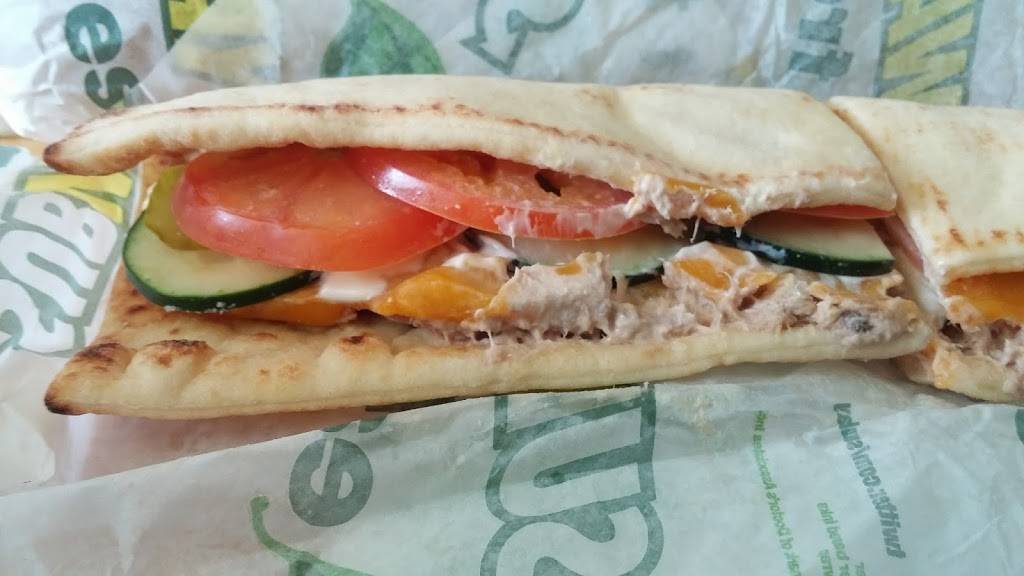 Subway Restaurants | restaurant | 1360 Eastlake Pkwy, Chula Vista, CA 91915, USA | 6194219900 OR +1 619-421-9900
