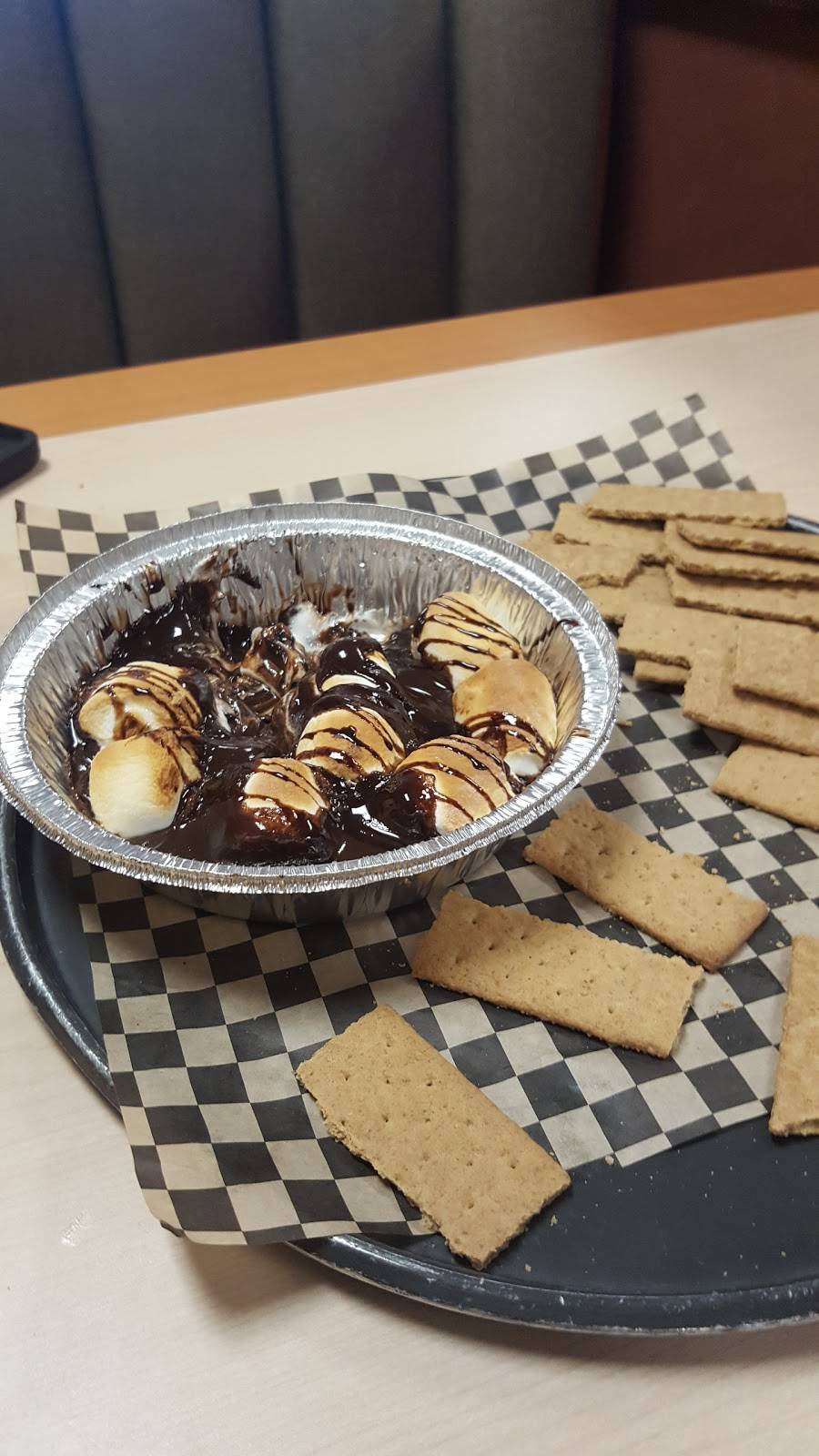 Cicis | restaurant | 3411 SE 14th St, Des Moines, IA 50320, USA | 5152801640 OR +1 515-280-1640