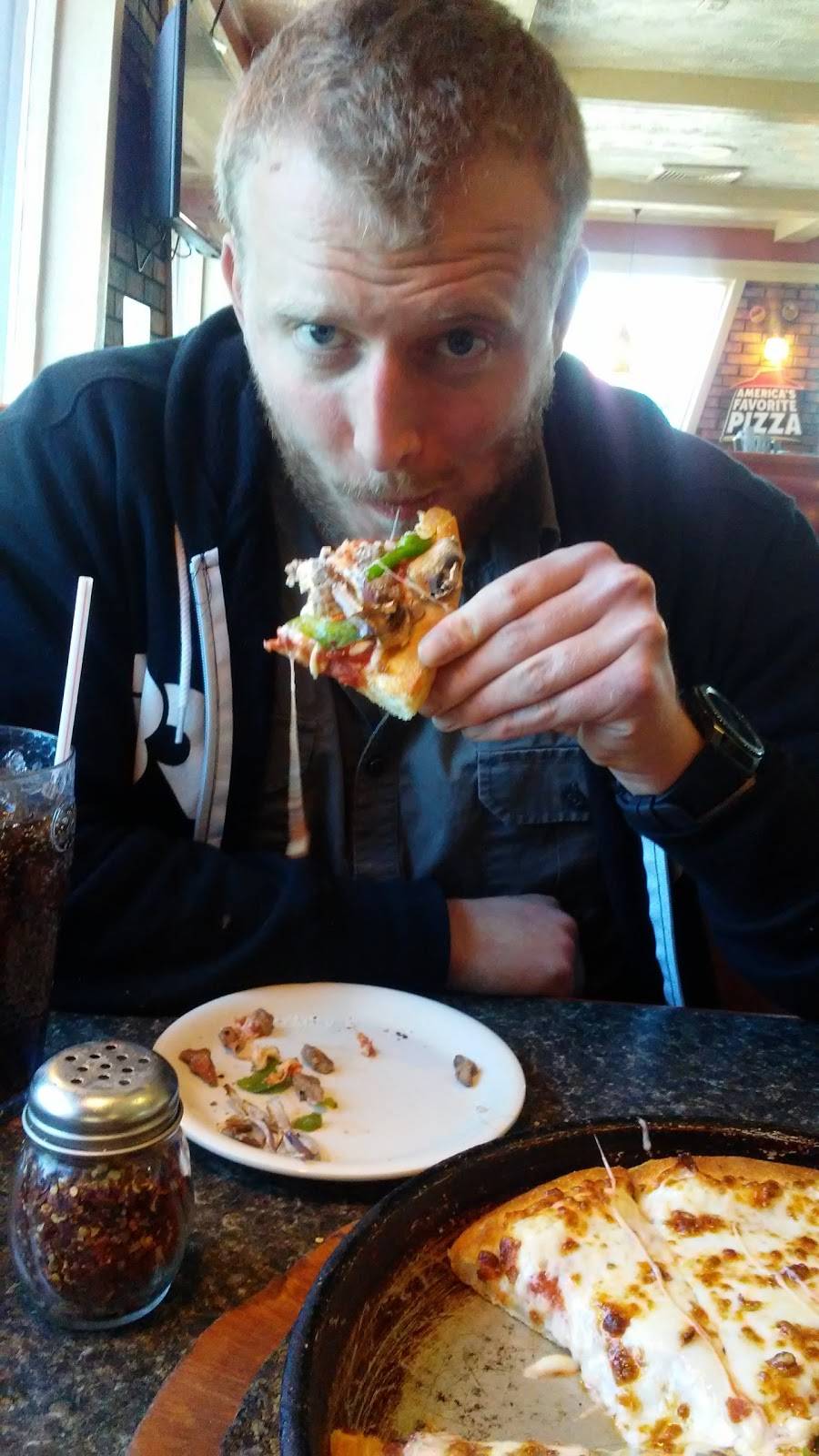 Pizza Hut | restaurant | 1892 S Ohio St, Martinsville, IN 46151, USA | 7653427146 OR +1 765-342-7146