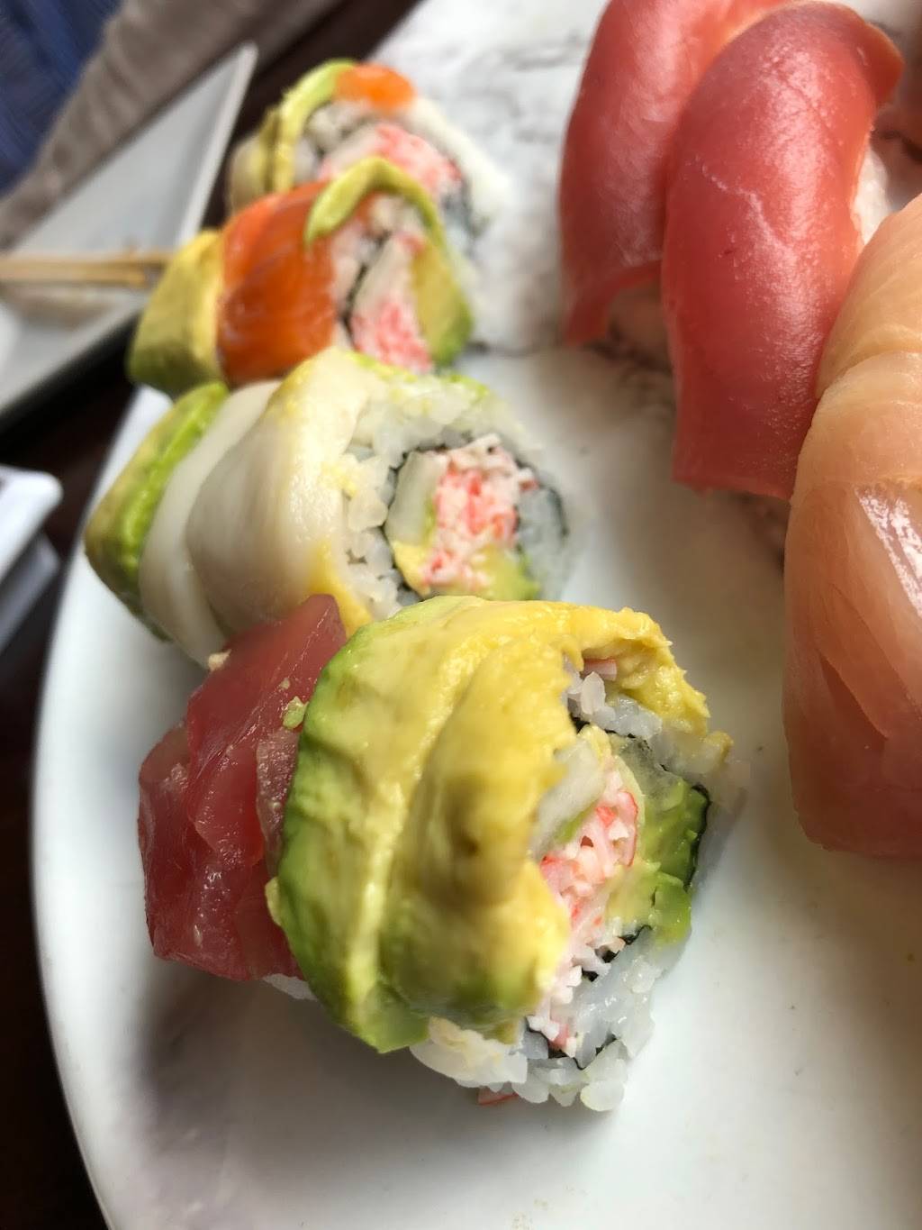 Wakame Sushi & Asian Bistro | restaurant | 3070 Excelsior Blvd, Minneapolis, MN 55416, USA | 6128862484 OR +1 612-886-2484