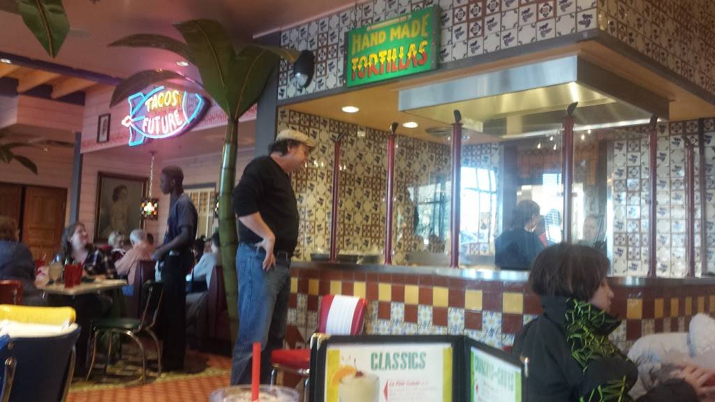 Chevys Fresh Mex | restaurant | 1201 S Hayes St Lbby 1, Arlington, VA 22202, USA | 7034138700 OR +1 703-413-8700