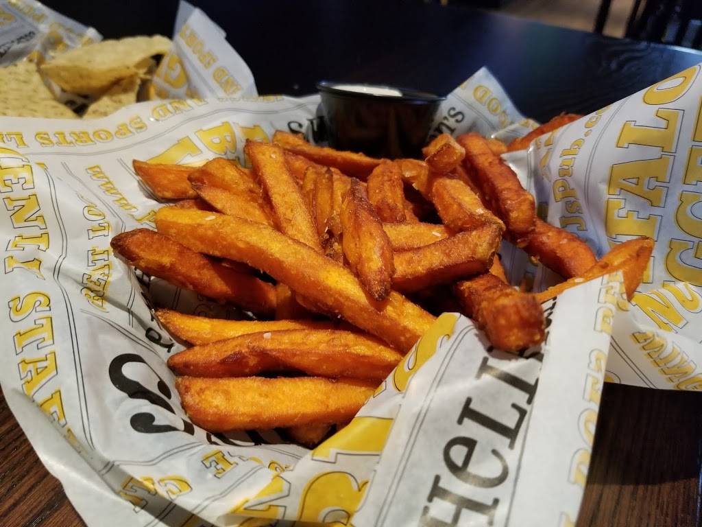 P.J. Whelihans Pub + Restaurant [Newtown Square] | restaurant | 4803 West Chester Pike, Newtown Square, PA 19073, USA | 6108484100 OR +1 610-848-4100