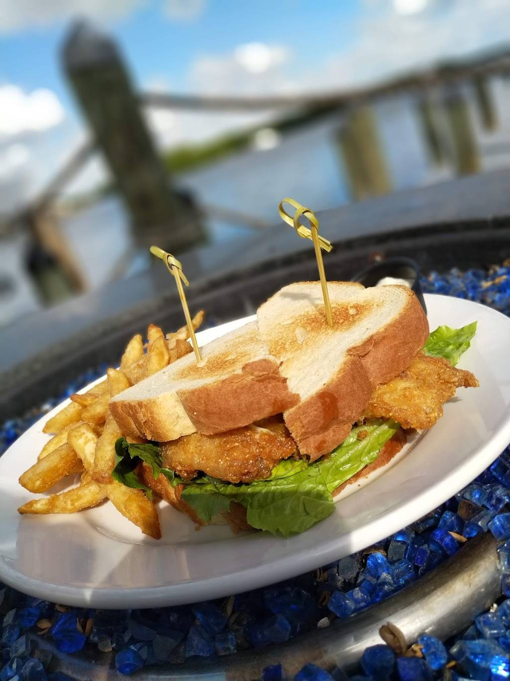 Nauti Parrot Dock Bar | restaurant | 19001 San Carlos Blvd, Fort Myers Beach, FL 33931, USA | 2393145667 OR +1 239-314-5667