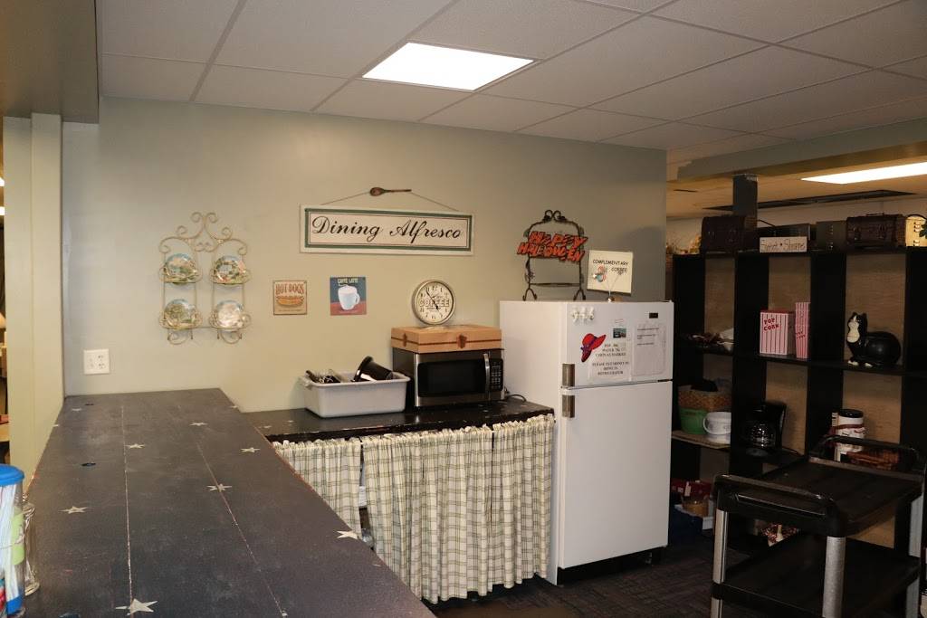 Darb Snyder Senior Center | restaurant | 170 Parkview Dr, Millersburg, OH 44654, USA | 3306740580 OR +1 330-674-0580