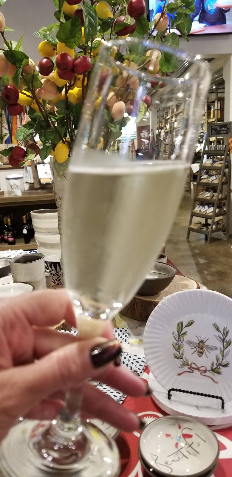 The Royal Wren | restaurant | 11 S 3rd St, Geneva, IL 60134, USA | 3312480344 OR +1 331-248-0344