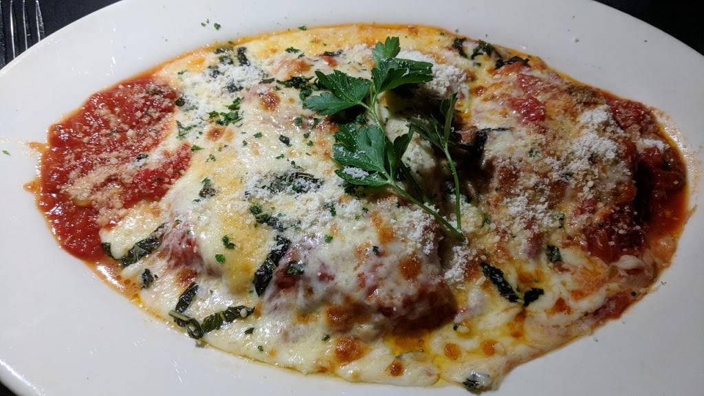 Connected | restaurant | 3218 N Dries Ln, Peoria, IL 61604, USA | 3096865925 OR +1 309-686-5925