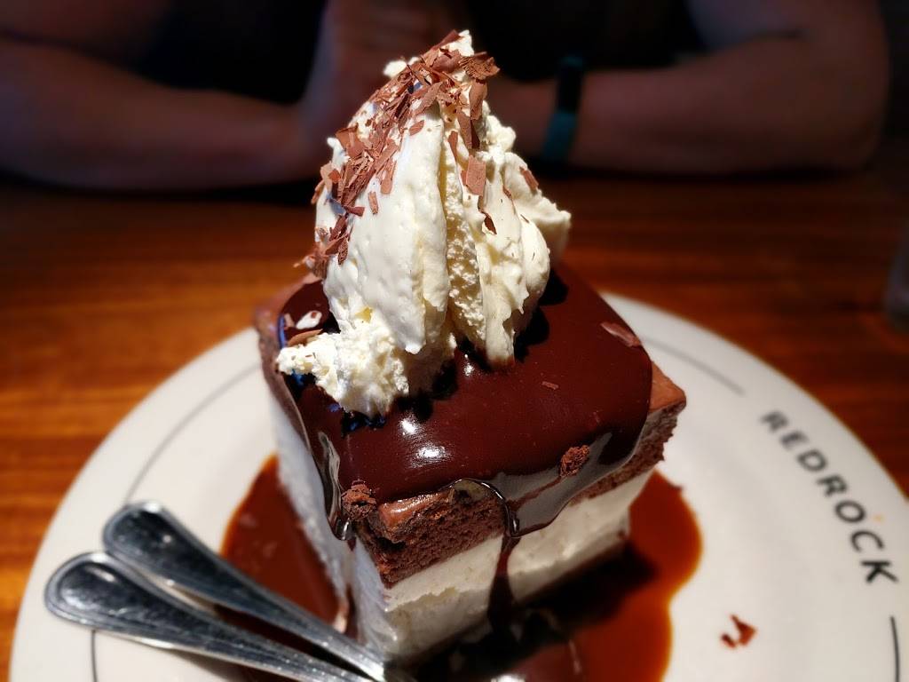 Redrock Canyon Grill | restaurant | 9221 Lake Hefner Pkwy, Oklahoma City, OK 73120, USA | 4057491995 OR +1 405-749-1995