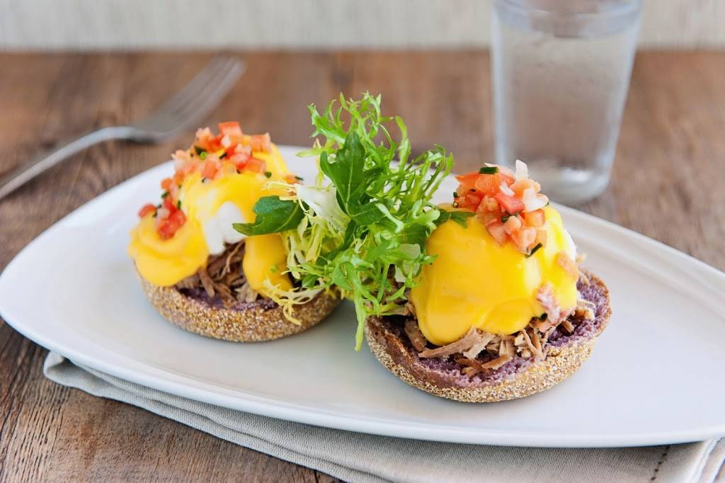 Tropics Bar & Grill | restaurant | 2005 Kalia Rd, Honolulu, HI 96815, USA | 8089494321 OR +1 808-949-4321