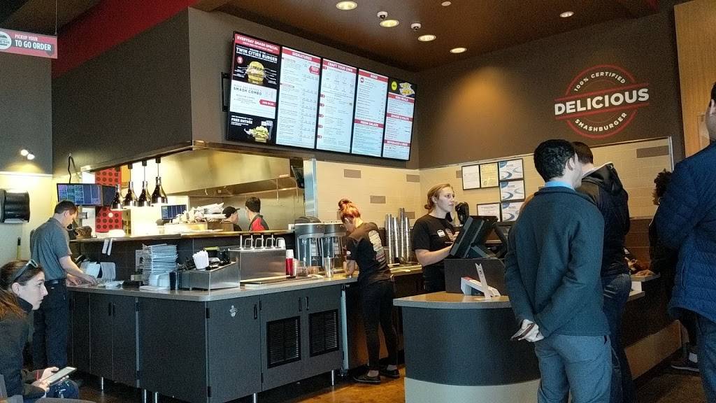 Smashburger Fort Mill | restaurant | 1329 Broadcloth Street, Fort Mill, SC 29715, USA | 8037920525 OR +1 803-792-0525