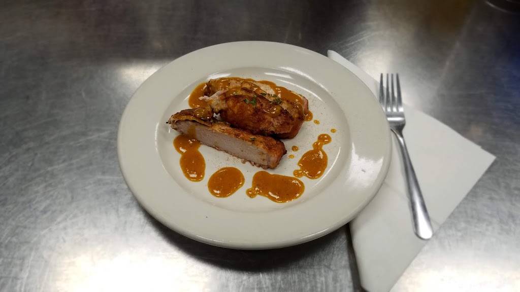 Maedges Restaurant | restaurant | 709 E Main St, Alhambra, IL 62001, USA | 6184886400 OR +1 618-488-6400