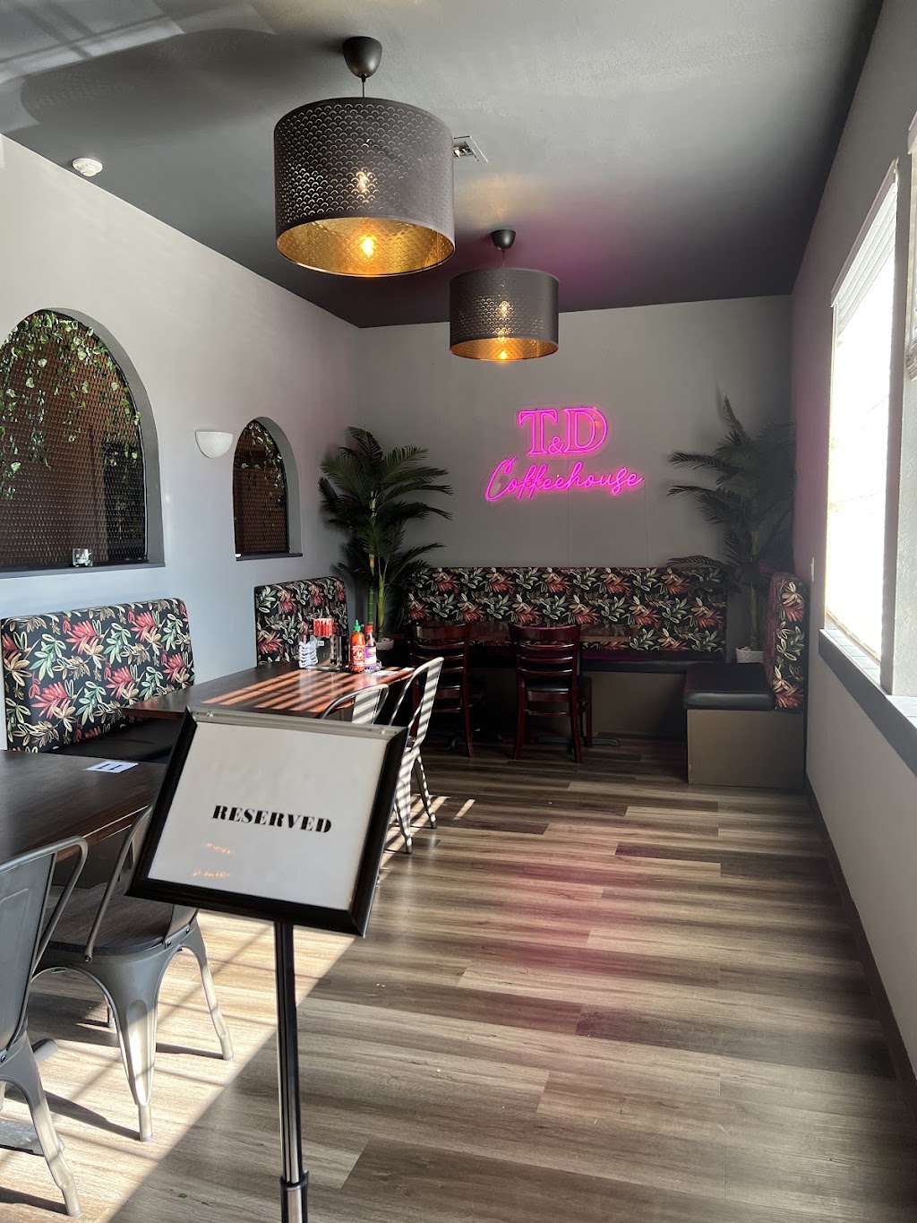 T&D Coffee House | cafe | 727 S 223rd St, Des Moines, WA 98198, USA | 2062126833 OR +1 206-212-6833