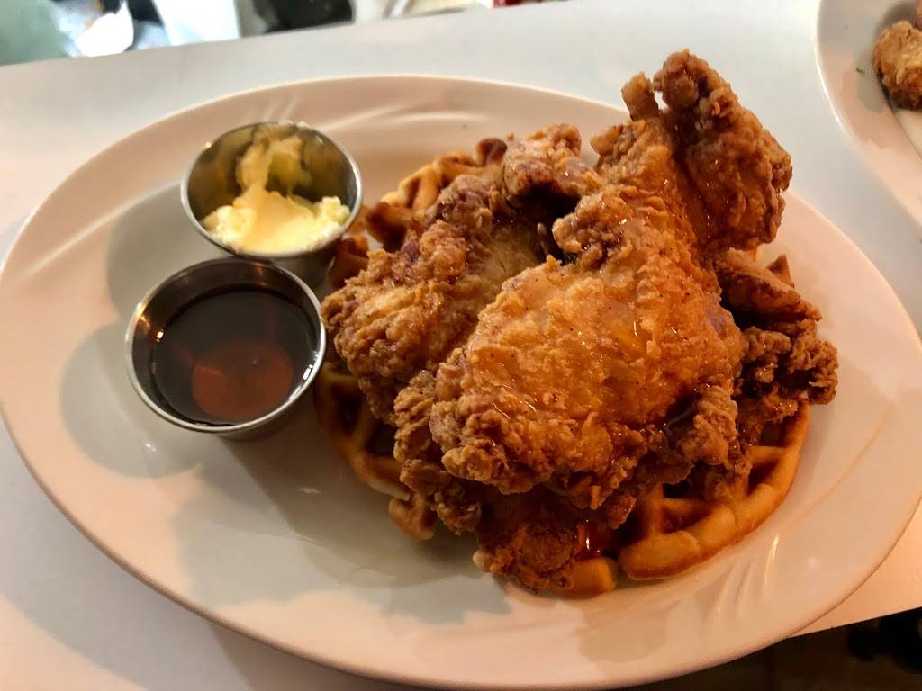 CastIron Grill | restaurant | 5204 Sunset Bluff Dr, Green Bay, WI 54311, United States | 9206422772 OR +1 920-642-2772