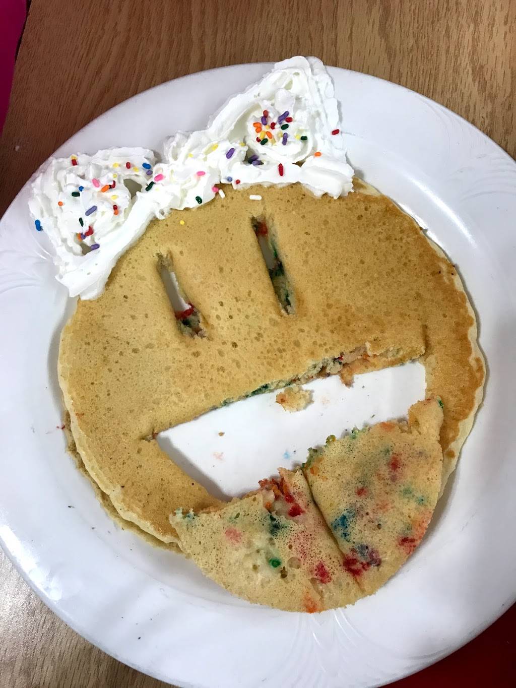 Killinos Riverside Diner | restaurant | 9663 River Rd, Marcy, NY 13403, USA | 3157977709 OR +1 315-797-7709