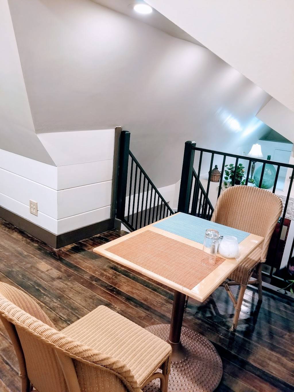 Puglia Italian Restaurant | restaurant | 26848 CA-189, Twin Peaks, CA 92391, USA | 9097448859 OR +1 909-744-8859