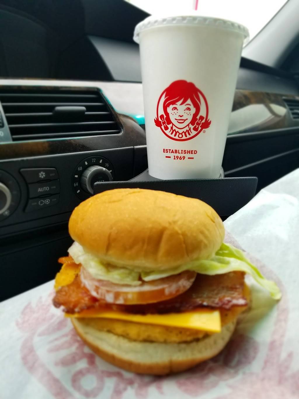 Wendys | restaurant | 17684 Sherman Way, Van Nuys, CA 91406, USA | 8183423975 OR +1 818-342-3975