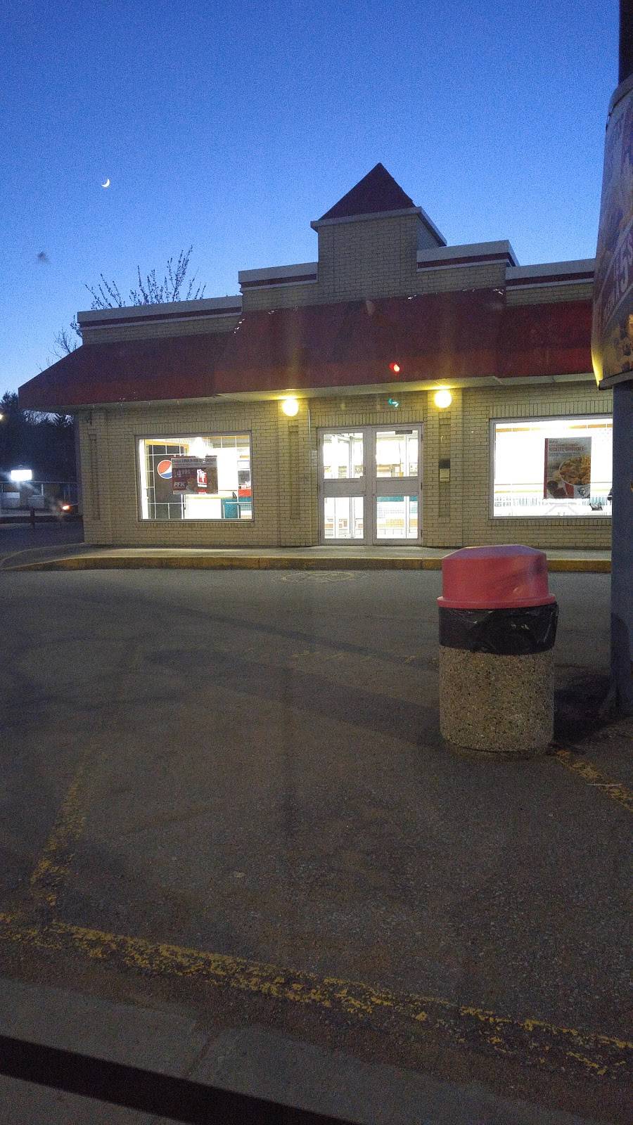 PFK | meal takeaway | 1080 Boulevard des Récollets, Trois-Rivières, QC G8Z 3X1, Canada | 8193794510 OR +1 819-379-4510