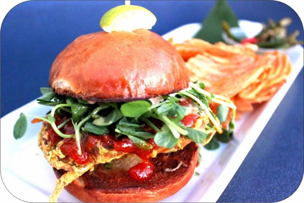 Chomp Chomp Nation | restaurant | 5755 La Palma Ave, Anaheim, CA 92807, USA | 9496371688 OR +1 949-637-1688