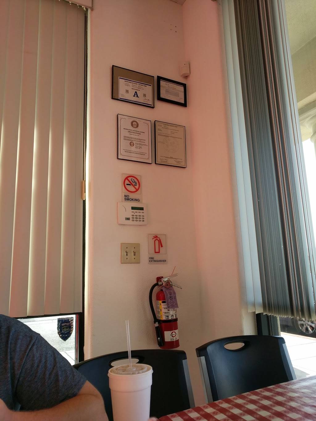 Familia Pizzeria | meal delivery | 8090 S Durango Dr, Las Vegas, NV 89113, USA | 7028964606 OR +1 702-896-4606