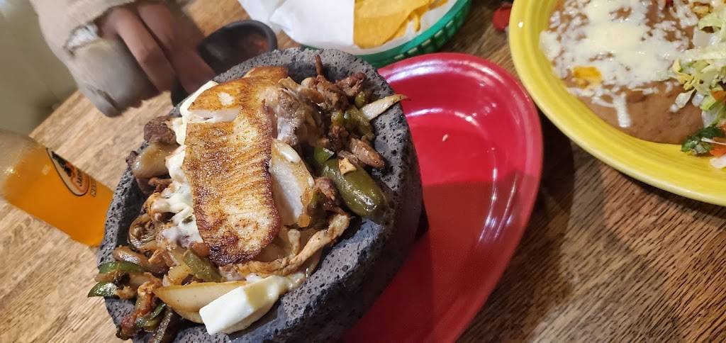 El Loro Mexican Grill and Cantina | restaurant | 5001 American Blvd W, Bloomington, MN 55437, USA | 9524566097 OR +1 952-456-6097