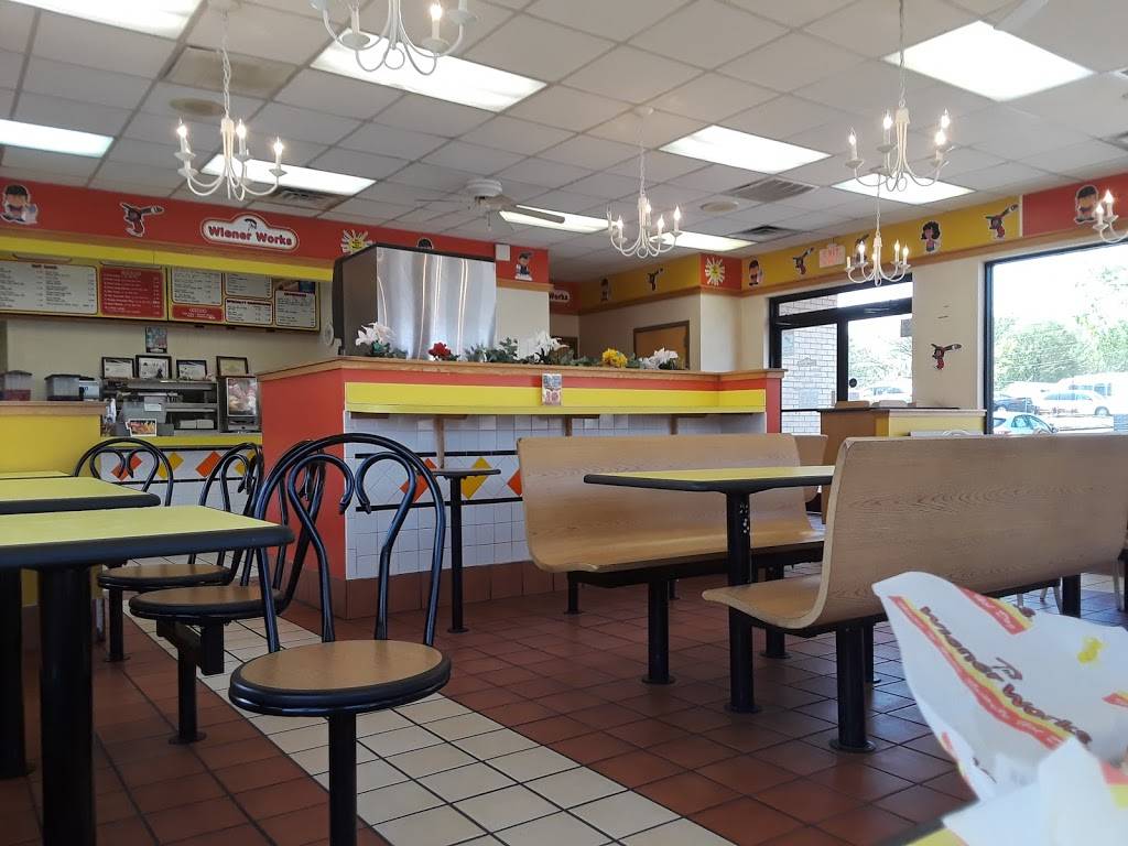Wiener Works | restaurant | 2544 Hope Mills Rd, Fayetteville, NC 28306, USA | 9104244777 OR +1 910-424-4777