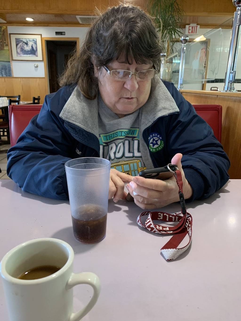 Chestnut Family Restaurant | restaurant | 1402 Chestnut St, Henry, IL 61537, USA | 3093643366 OR +1 309-364-3366