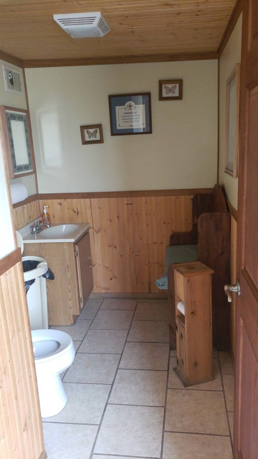 Far Away Philbillys Inc | restaurant | 8747 W 300 S, Fowler, IN 47944, USA | 7658841884 OR +1 765-884-1884