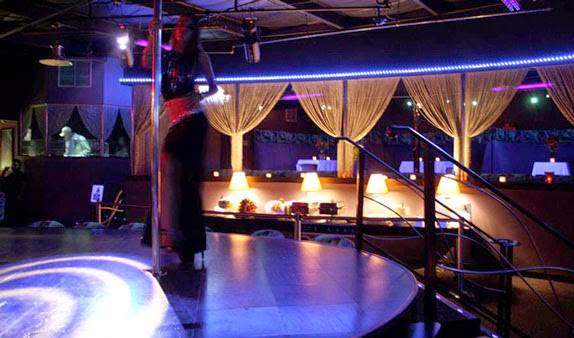Club 390 | night club | 390 E Joe Orr Rd, Chicago Heights, IL 60411, USA | 7087582582 OR +1 708-758-2582