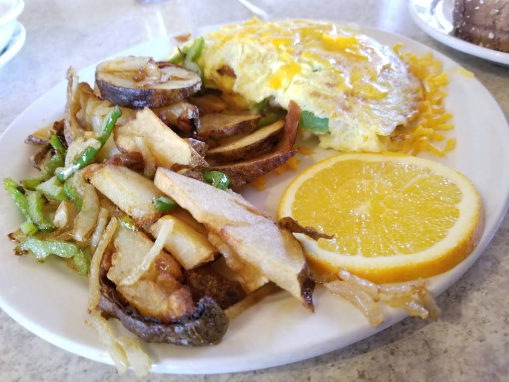 Molly Js | restaurant | 3150 Panama Ln, Bakersfield, CA 93313, USA | 6618347372 OR +1 661-834-7372