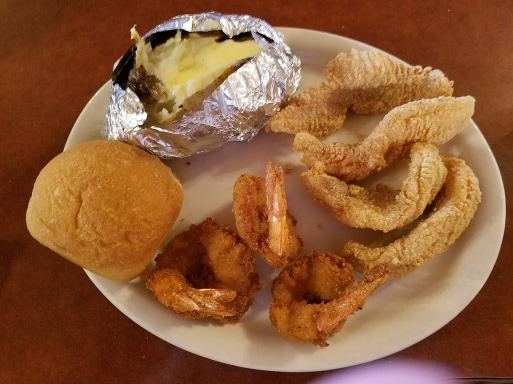 The Lakehouse | restaurant | 1655 Junction Hwy, Kerrville, TX 78028, USA | 8308953188 OR +1 830-895-3188