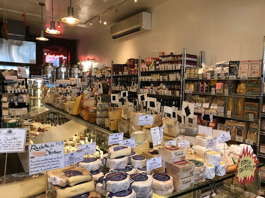 Formaggio Kitchen | meal takeaway | 244 Huron Ave, Cambridge, MA 02138, USA | 6173544750 OR +1 617-354-4750