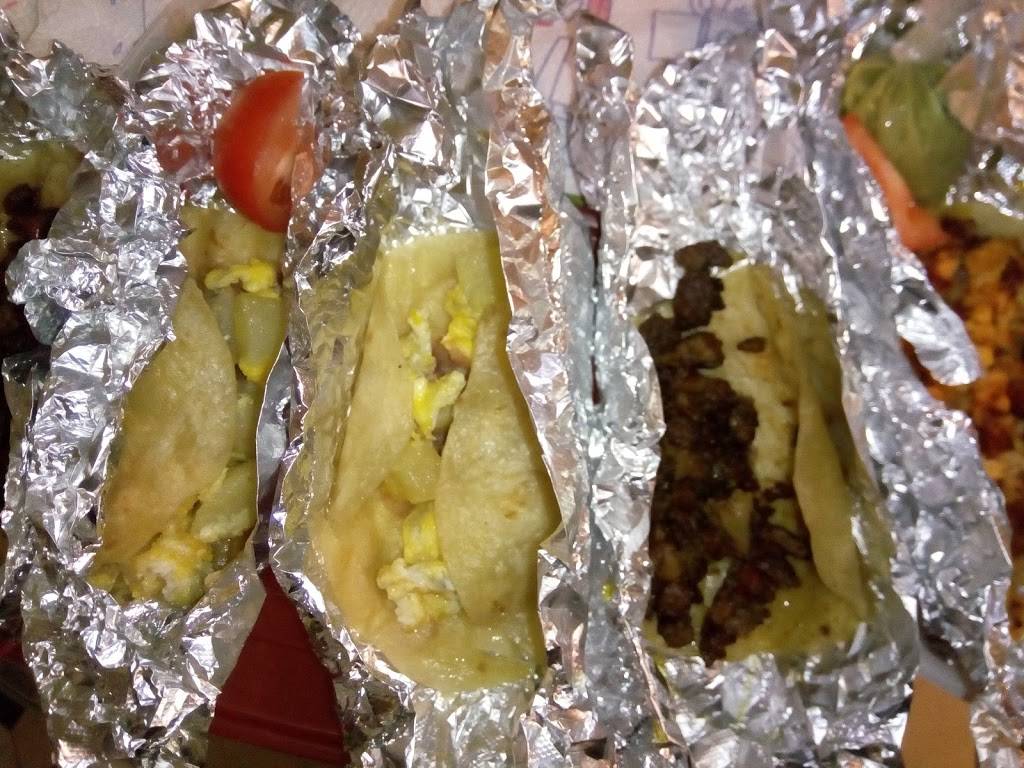 El Huevo Mexicano | restaurant | 9546 Homestead Rd Suite A, Houston, TX 77016, USA | 8325481995 OR +1 832-548-1995