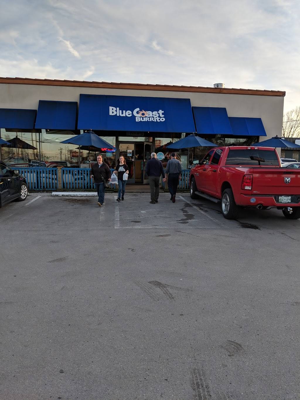 Blue Coast Burrito | restaurant | 1122 Memorial Blvd, Murfreesboro, TN 37129, USA | 6154943781 OR +1 615-494-3781
