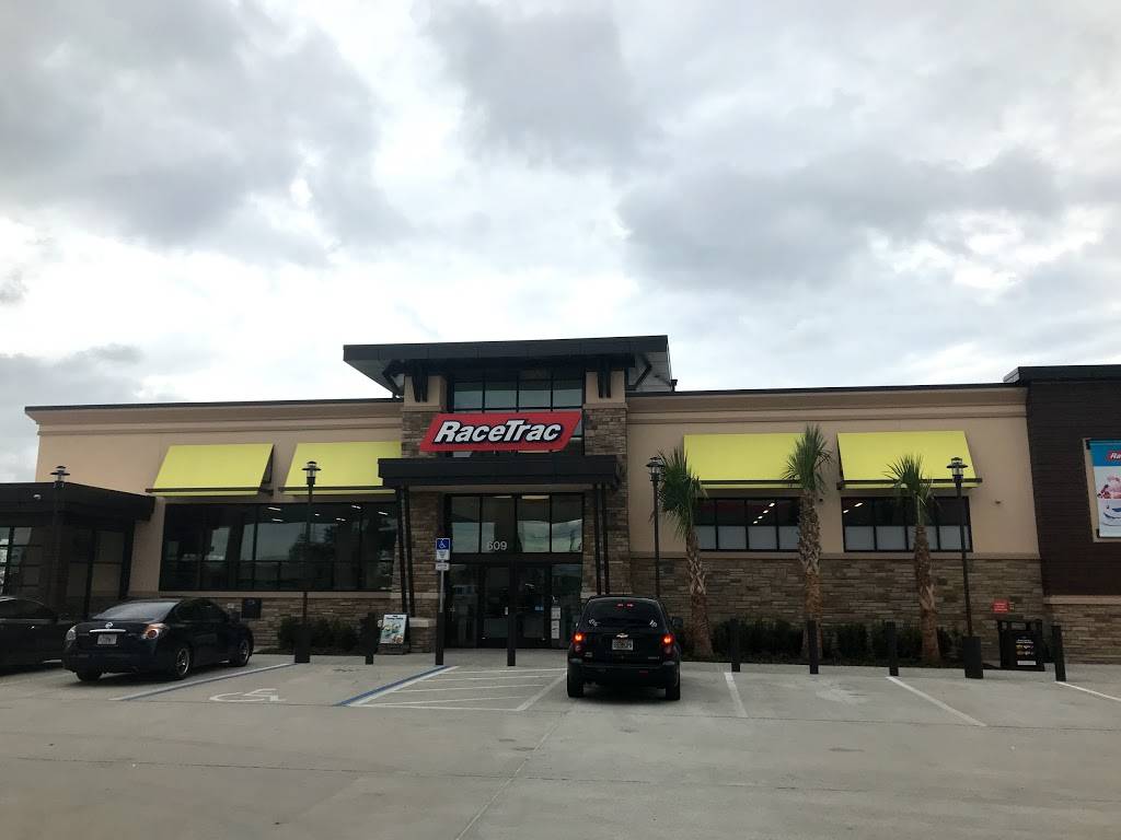 RaceTrac | bakery | 609 Lee Rd, Orlando, FL 32810, USA | 4076470431 OR +1 407-647-0431