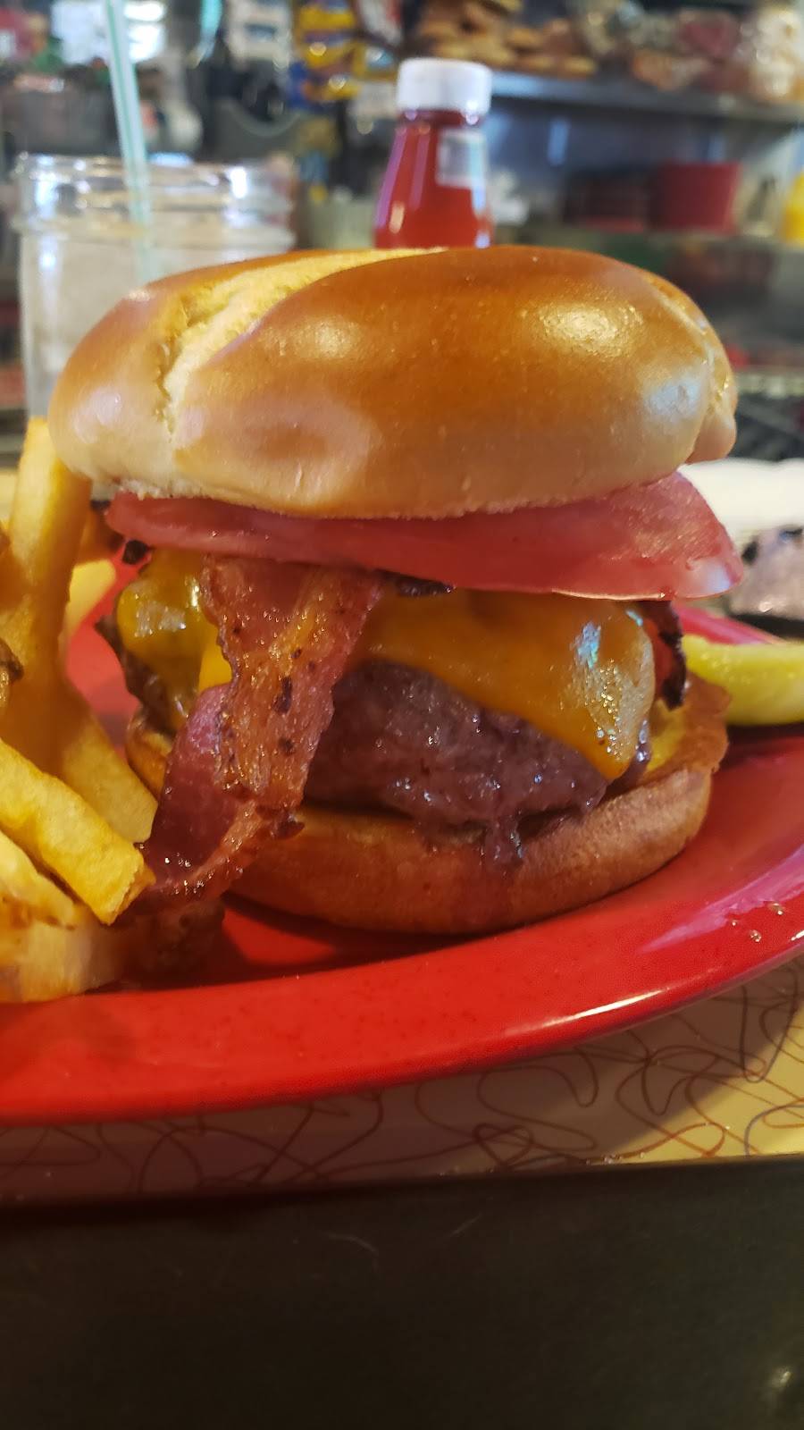 Players Sports Bar | restaurant | 2013 Winnebago St, Madison, WI 53704, USA | 6082449722 OR +1 608-244-9722